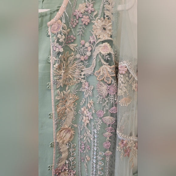 Baroque Pakistani outfit - Picture 9 of 14